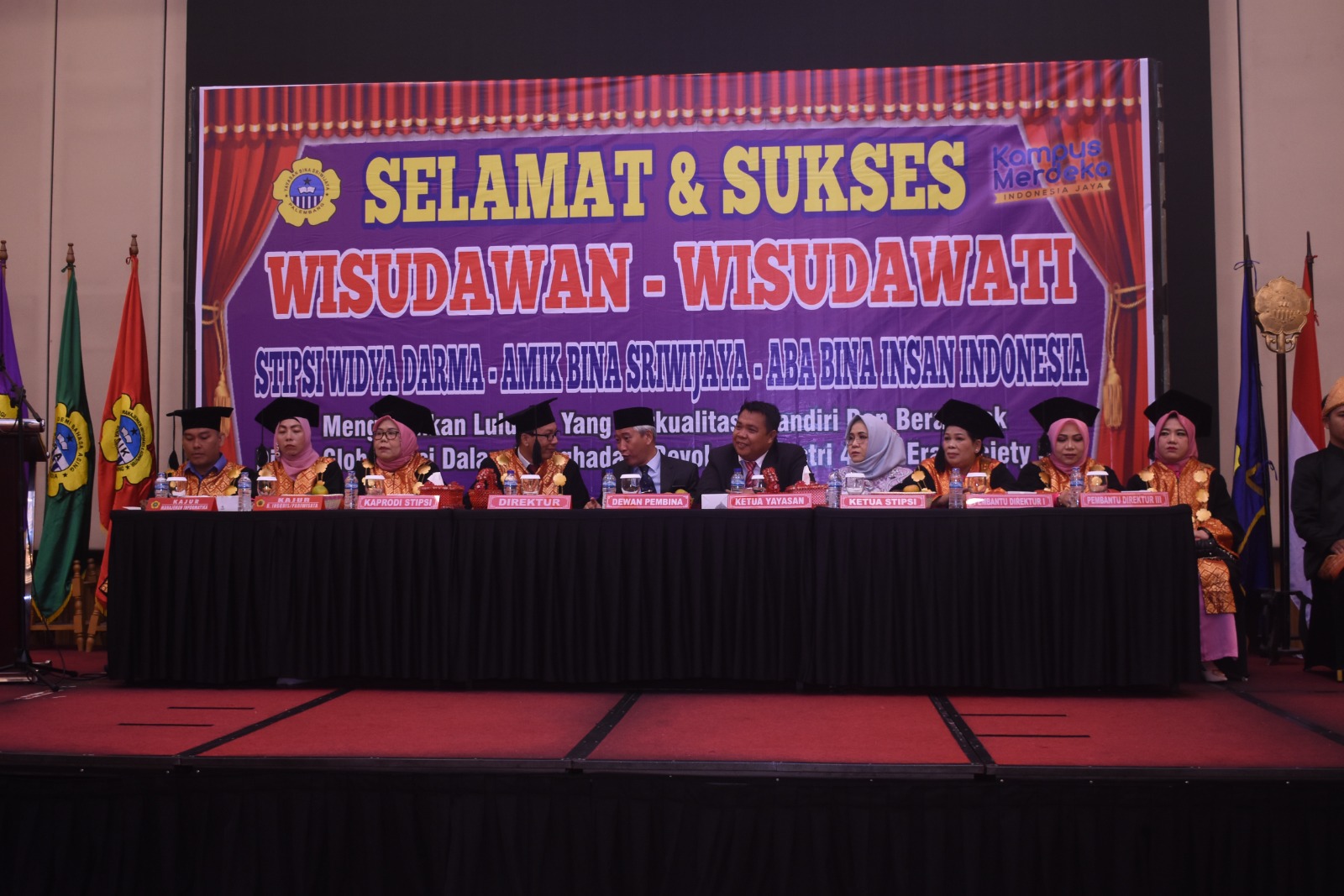 Perguruan Tinggi Amik Bina Sriwijaya Palembang mengadakan Wisuda ke XIII di Hotel Wyndham Perguruan Tinggi Amik Bina Sriwijaya Palembang mengadakan Wisuda ke XIII di Hotel Wyndham